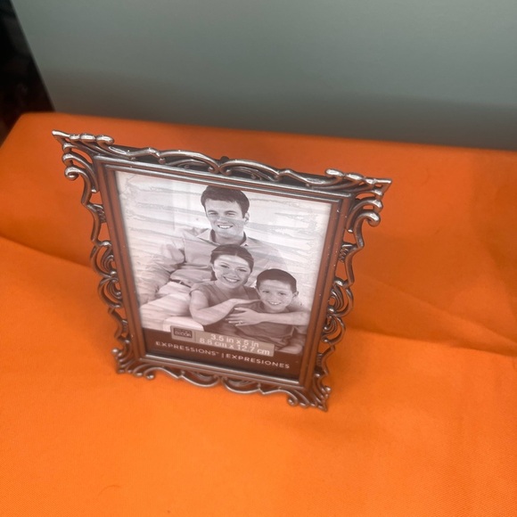 ⚡️⚡️⚡️Elegant Silver Picture Frame Set - Picture 3 of 10